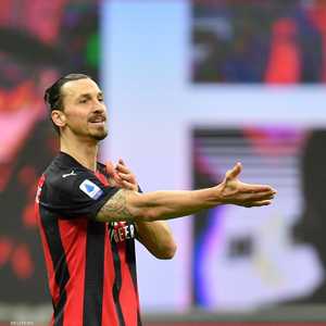 إبراهيموفيتش خلال لقاء أتالانتا