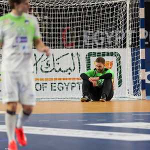 استياء حارس مرمى سلوفينيا بعد الخروج