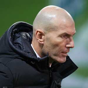 وفقا لصحيفة إسبانية.. ظهرت أعراض المرض على زيدان