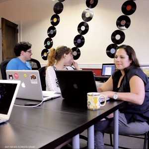 علماء نفس يدعون لتقليص ساعات العمل إلى 6 ساعات