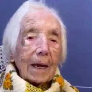 الجدة آمي.. أكبر نجمة تيك توك بريطانية