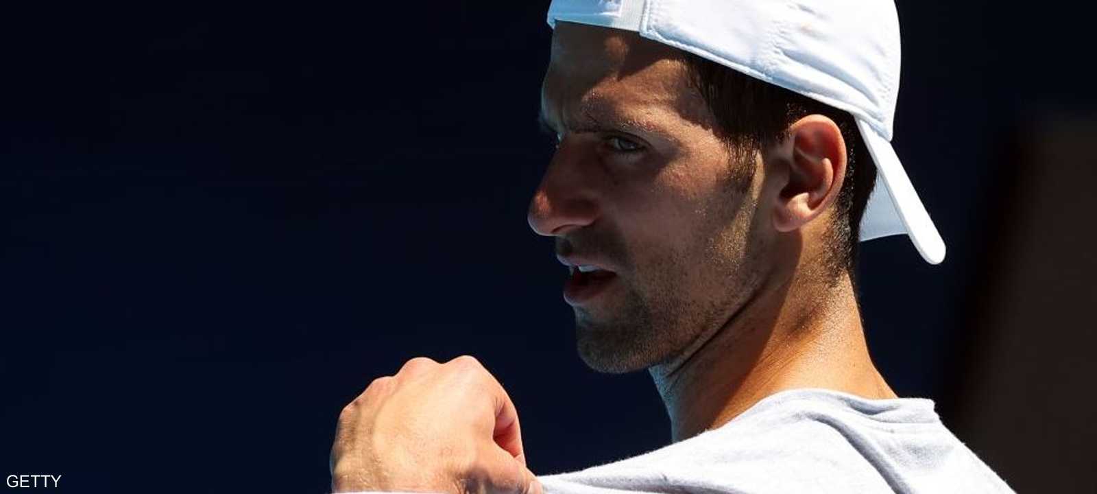 جوكوفيتش قد يحرم من دخول أستراليا لثلاث سنوات