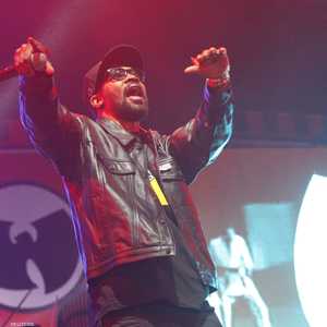 مغن في فرقة وو تانغ كلان الأميركية صاحبة شعار الخفاش