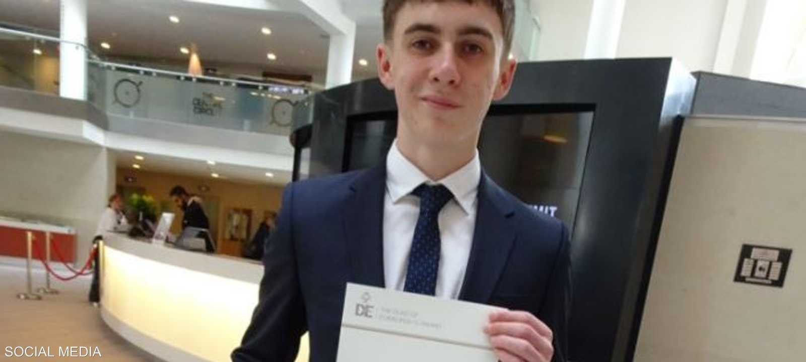 المراهق جوزيف احتفل بعيد ميلاده الـ19 في الغيبوبة.