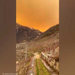 عاصفة أفريقية تصبغ ثلوج الألب باللون المشمشي