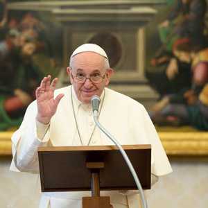 البابا فرانسيس يريد مشاركة أكبر للمرأة بالقرار في الكنيسة.