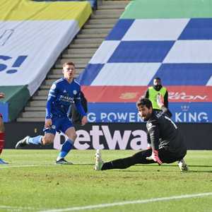 هارفي بارنز مسجلا الهدف الثالث "القاتل"