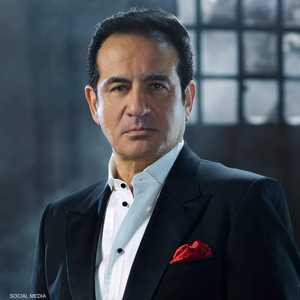 الفنان المصري محمد ثروت