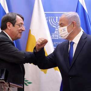 انستاسيادس مع رئيس الحكومة الإسرائيلية بنيامين نتانياهو