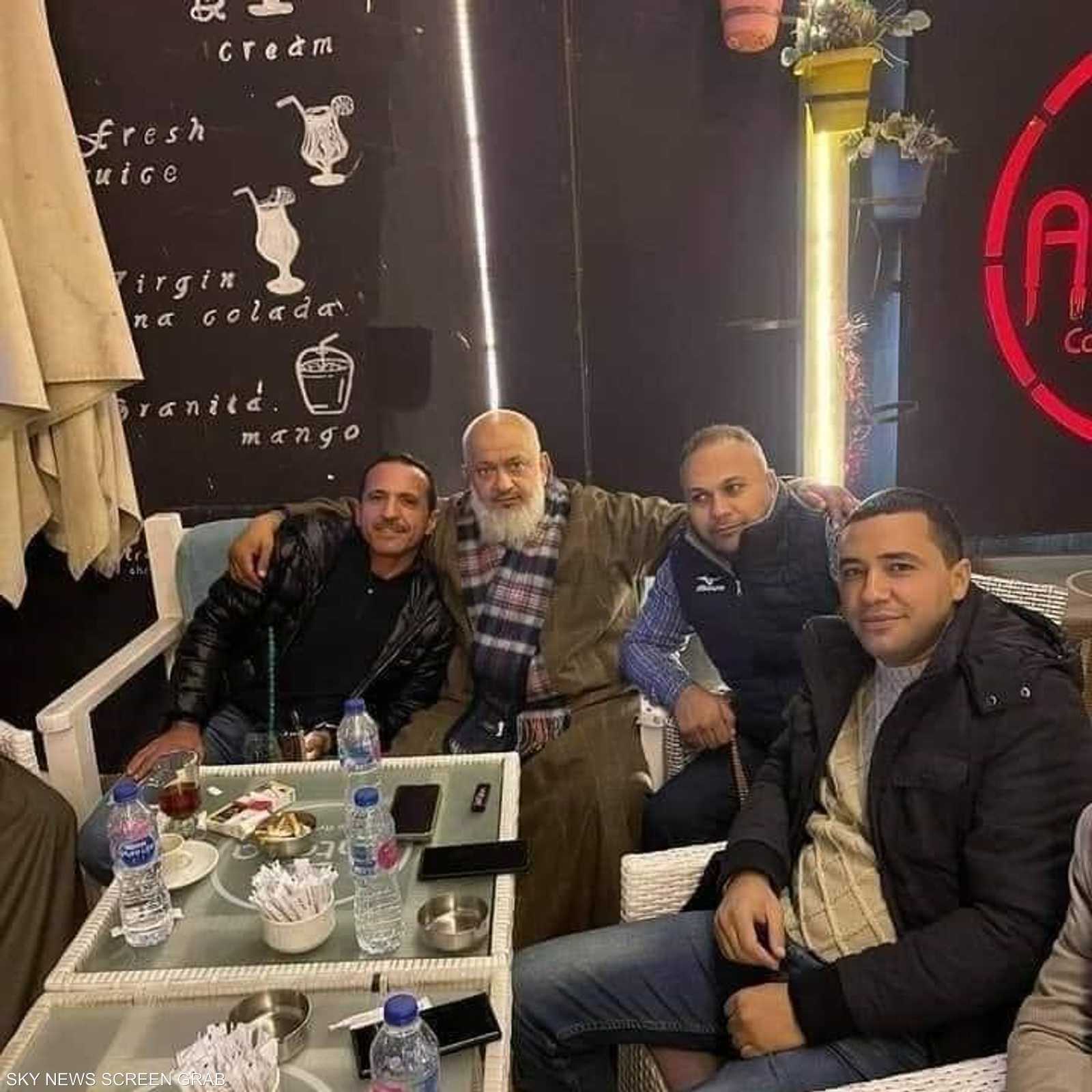 حسين المستريح مع المندوبين