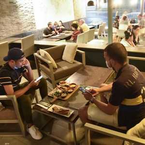 أقرت السلطات تخفيف تدابير الحجر الصحي