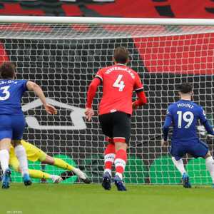 ماونت يحرز التعادل لتشلسي من ركلة جزاء