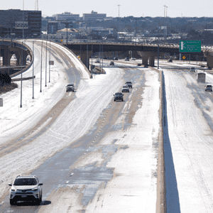 سوء الأحوال الجوية أدى لإعلان تكساس منطقة منكوبة