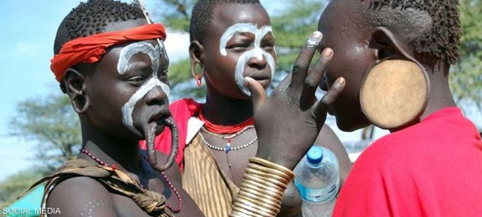 تحيط بمنطقة "نهر أومو" المناظر الطبيعية والمثيرة