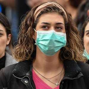 قدمت خبيرة التجميل "وصفة سحرية" لإزالة آثار الكمامة