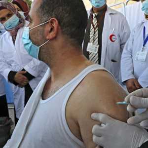 المدن الفلسطينية تعاني نقصا في اللقاح المضاد لكورونا