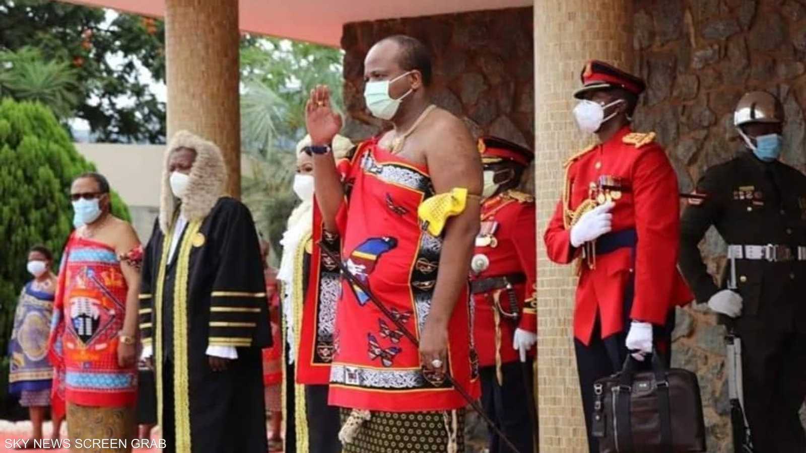 ملك سوازيلاند يلعب دورا مهيمنا في البلاد