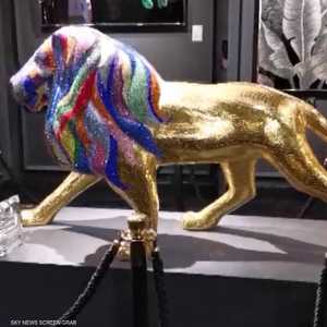 تصميمات غادر غريبة وجرئية.. حيوانات مفترسة وأشياء أخرى