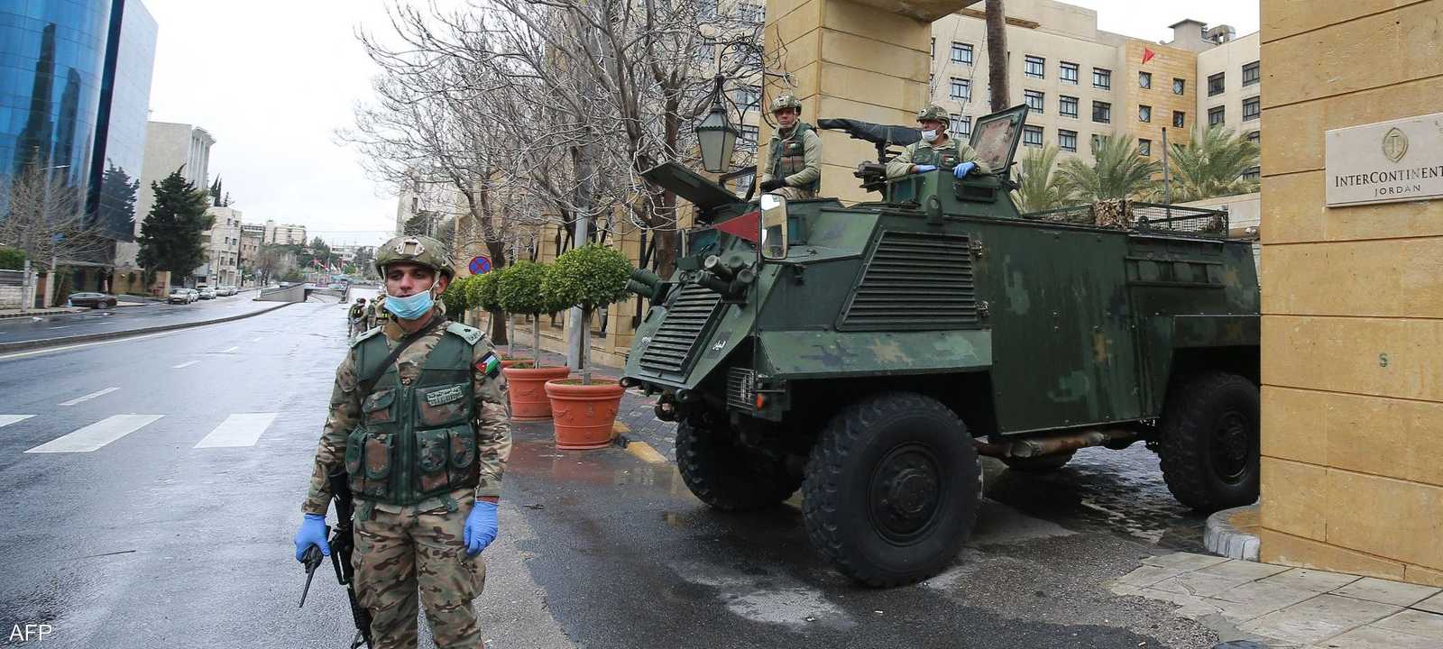 قوات أردنية تساهم في الحفاظ على الالتزام بالقيود المفروضة