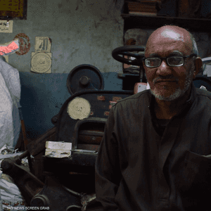 علي الجيزاوي.. نصف قرن من إصلاح المصاحف والأناجيل