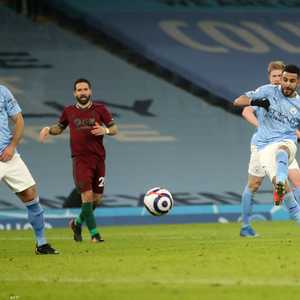 محرز سجل الهدف الثالث ببراعة