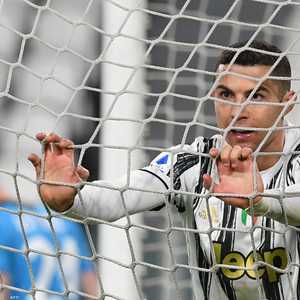 رونالدو والشباك.. عشق لا ينتهي