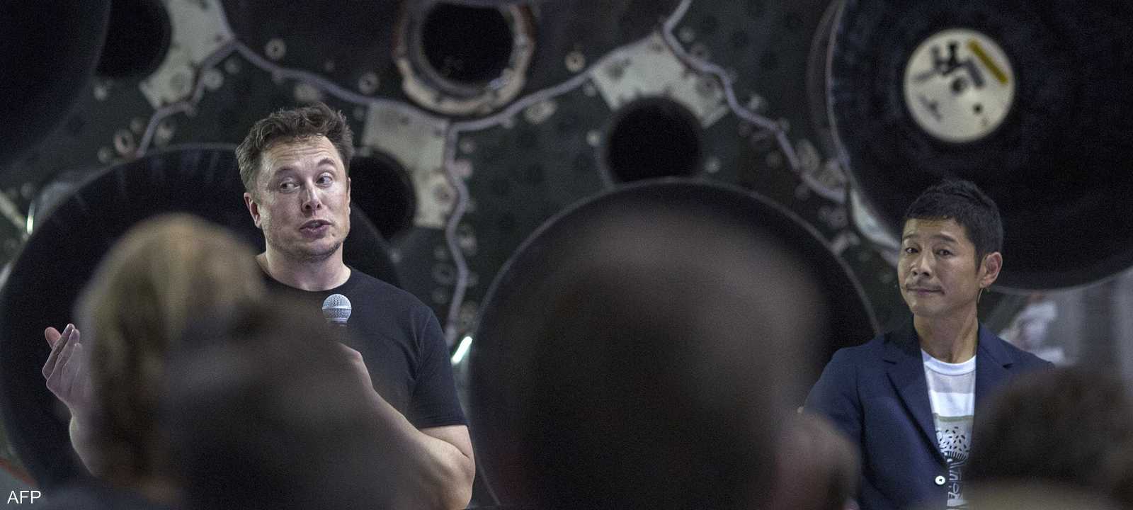 الملياردير الياباني مع إيلون ماسك