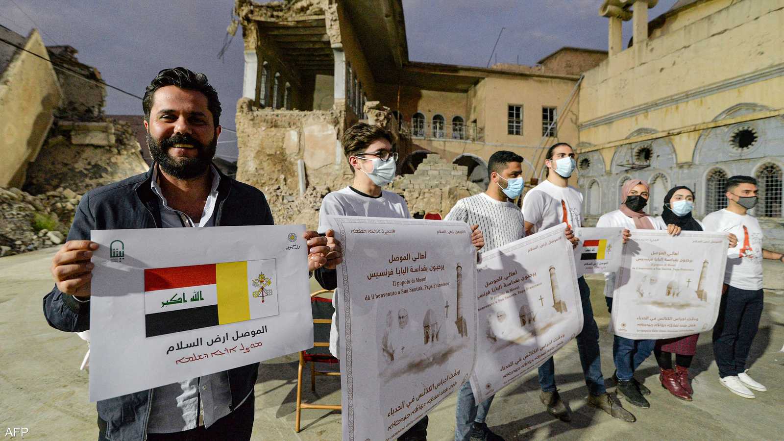 عراقيون في الموصل يرحبون بزيارة قداسة البابا