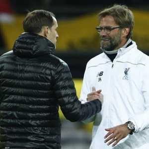 توماس توخل يصافح يورغن كلوب - صورة أرشيفية