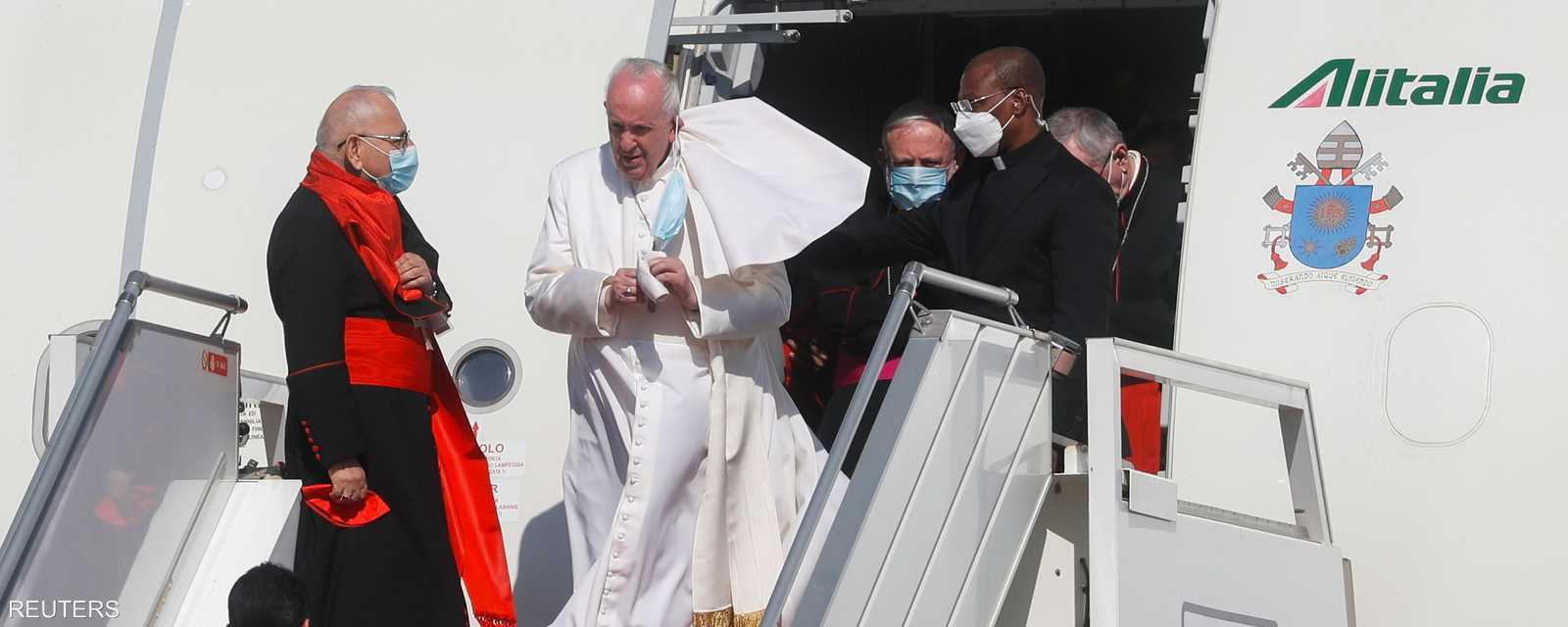 وصل البابا فرنسيس إلى بغداد الجمعة في زيارة تاريخية