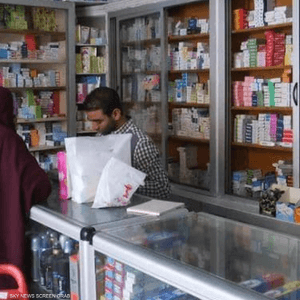 القرار يسعى لضبط بيع الأدوية