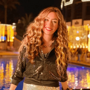 الفنانة المصرية إيناس مكي