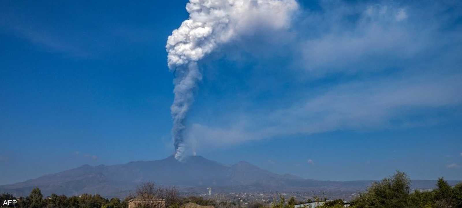 انفجار هائل لبركان جبل إتنا الإيطالي