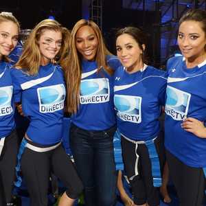 صورة أرشيفية تجمع سيرينا ويليامز مع ميغان ماركل