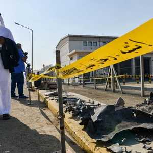 جانب من آثار هجوم حوثي سابق استهدف منشآت أرامكو السعودية.