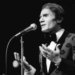 العندليب الأسمر سيحي حفلا فنيا جديدا في القاهرة