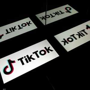 "التعتيم" تحدي متداول على "تيك توك"