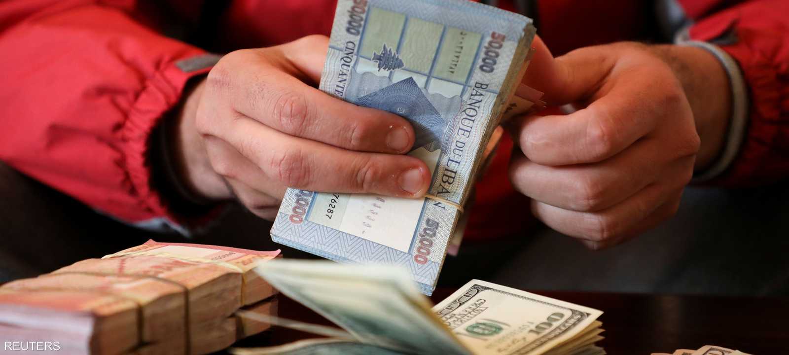 الدولار الواحد يساوي نحو 12 ألف ليرة لبنانية