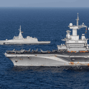 القوات البحرية المصرية والفرنسية تنفذان تدريبا بحريا