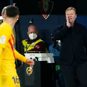 كومان يوجه لاعبيه