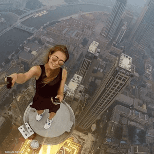 ناطحات السحاب تغري مهووسي السيلفي