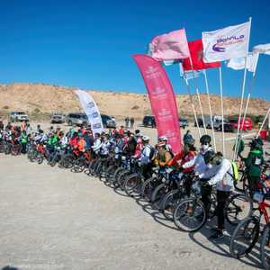 رالي الصحراويات يتضمن مسابقات شاقة وسط حرارة مرتفعة