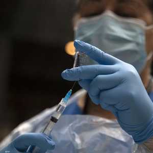 بدأت تجربة منح الأشخاص أكثر من لقاح