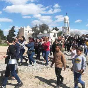 يجسد الاحتفال قصة لابنة ملك قدمت نفسها قربانا لنصرة والدها