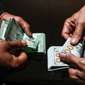 مصرف لبنان يبحث إجراءات لحد "تفلت" سعر صرف الدولار