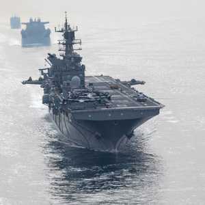 يو إس إس ماكين في الخليج العربي