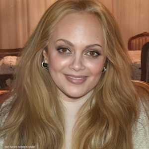 صورة الفنانة عفاف رشاد المثيرة للجدل