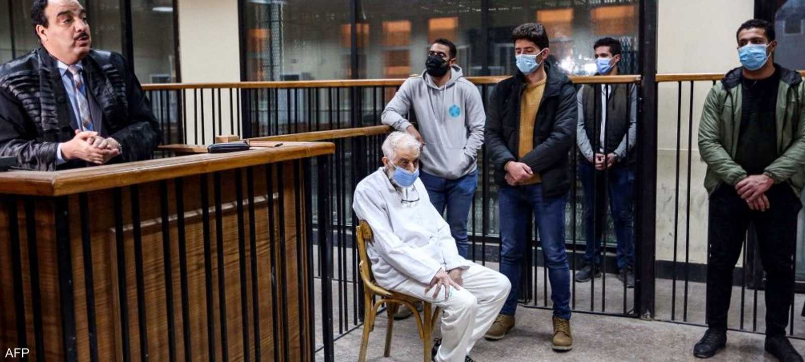 إحدى جلسات محاكمة محمود عزت القيادي بالإخوان