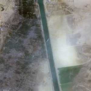 صورة من أعلى لقناة السويس