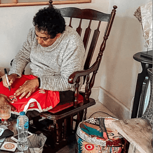 محمد منير يوقع على قميص النادي الأهلي